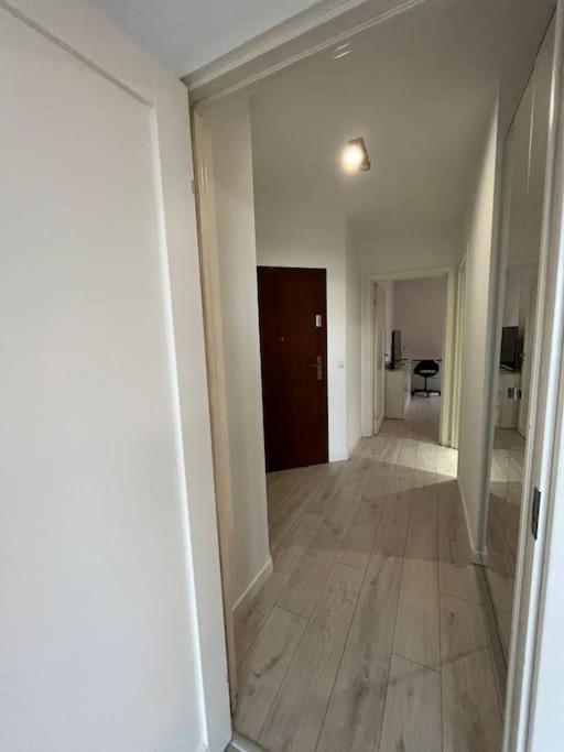 New Apartment Old Town -6 People - 200M Town Hall ヴロツワフ エクステリア 写真